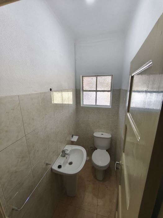 CASA T2 com garagem e jardim