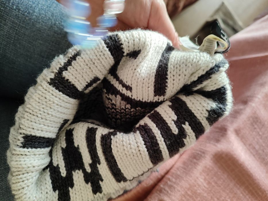 Czapka zimowa ciepła z pomponem L