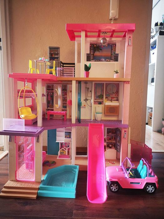 domek dla lalek Barbie DreamHouse Deluxe plus samochód