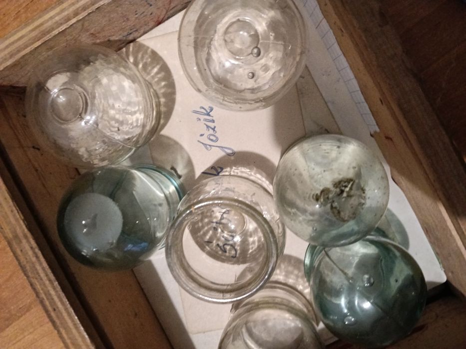 Banki lekarskie płomienne prl