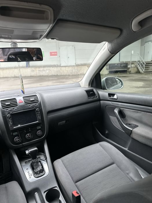 Volkswagen Golf V! Автомат! 1.6 mpi!