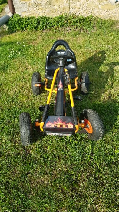 Samochodzik na pedały