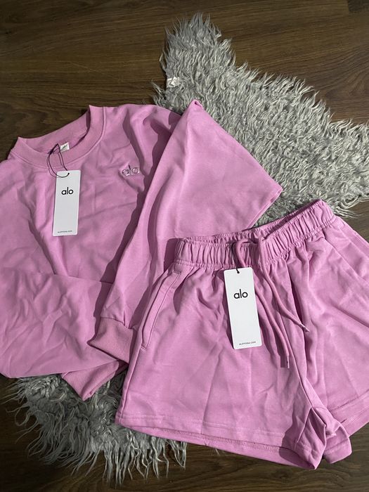 Alo Yoga Accolade Set – różowy komplet dresowy, nowy z metkami, rozmiar M
