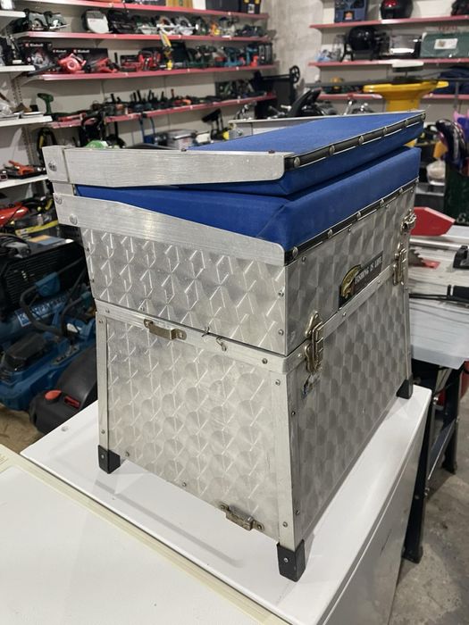 Алюмінієвий зимовий рибальський ящик