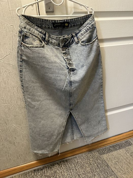 Спідниця джинсова у гарному стані
