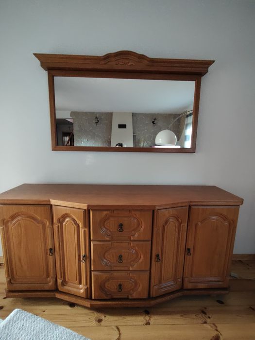 Komoda drewniana z lustrem wiszącym