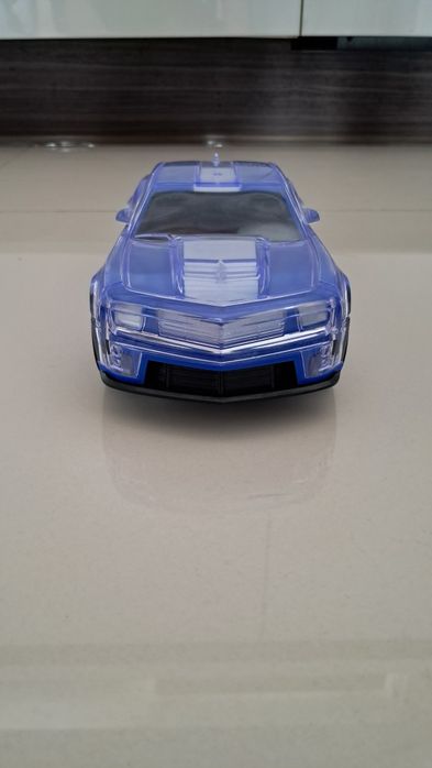 Chevrolet świecący samochód