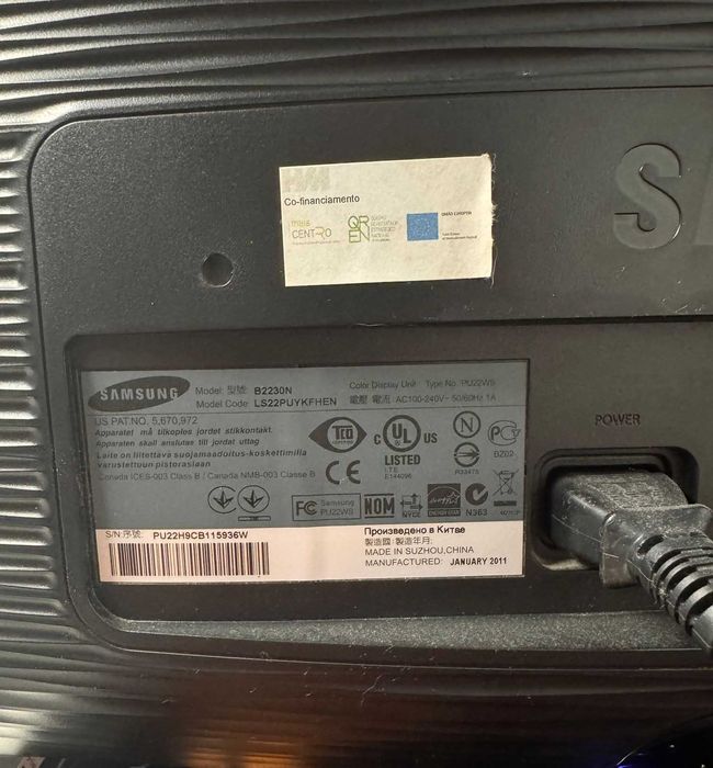 5 Monitores Samsung LS22PUYKFHEN