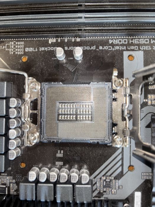 Gigabyte B760M DS3H DDR4