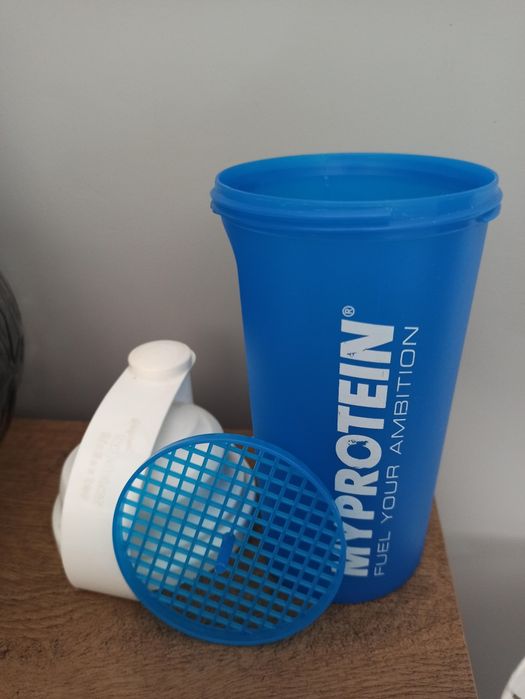 Bidon shaker do białka z sitkiem Myprotein