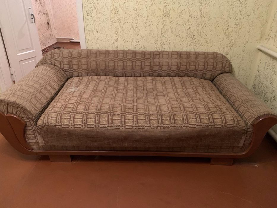 Диван старовинний