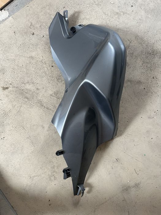 Prawa owiewka osłona zbiornika Bmw K1200S