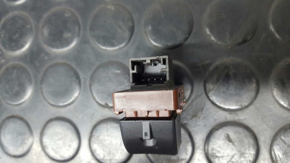 CONTROLE DE ABERTURA DE TRONCO/PORTÃO AUDI A4 BER. (B8) BáSICO