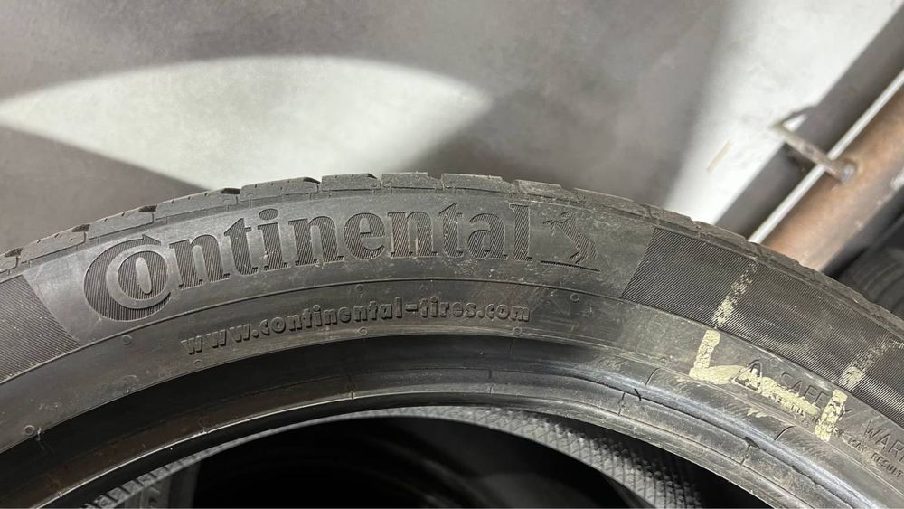 Пара зимовоі гуми 235/45/20 Continental