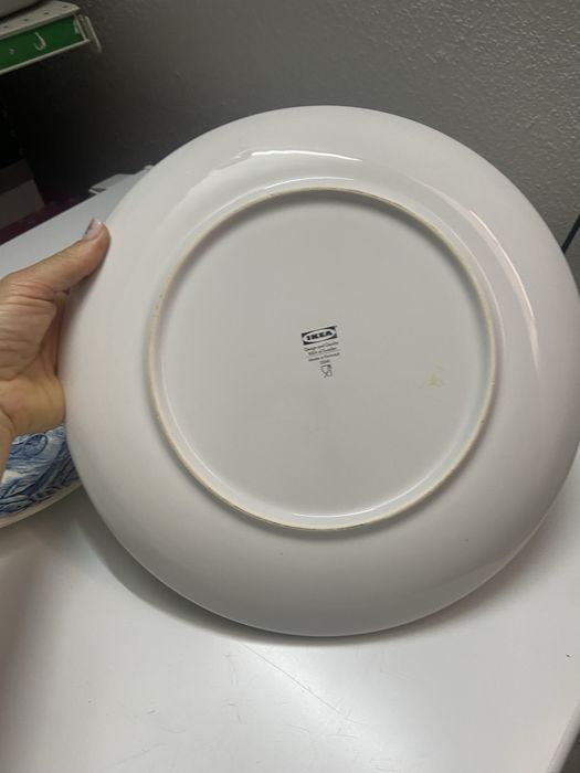 Two plates for use or decoration64861943025923123