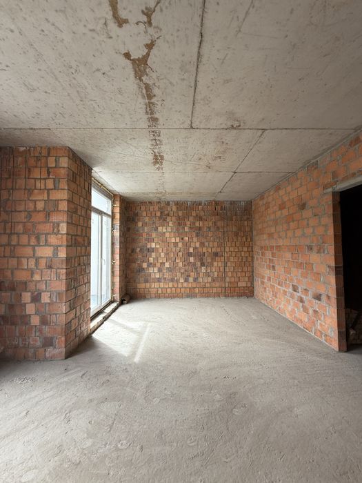 Таунхаус Гостомель на межі Бучі парк Щасливий