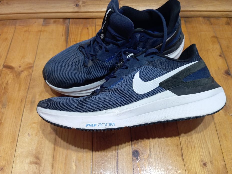 Nike structure 25 zoom