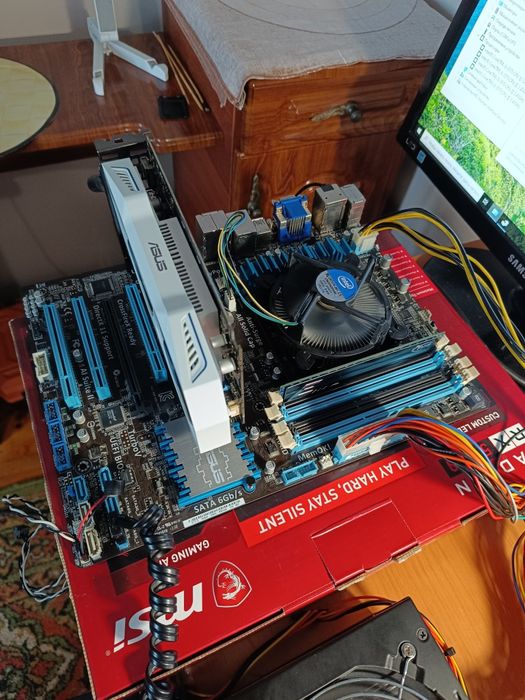 Asus P8H77-V (s1155, Intel H77, PCI-Ex16)