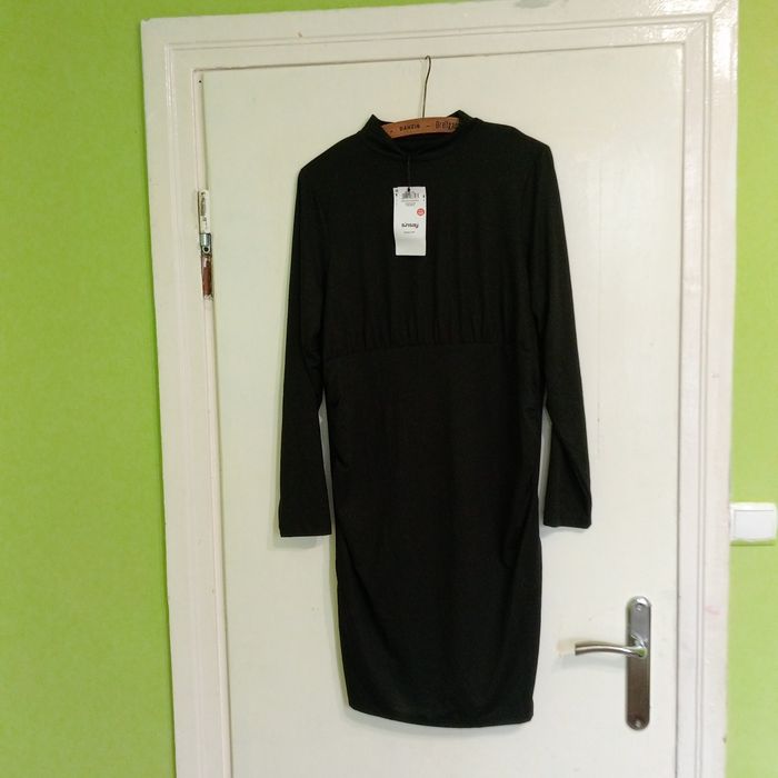 Ładna damska sukienka