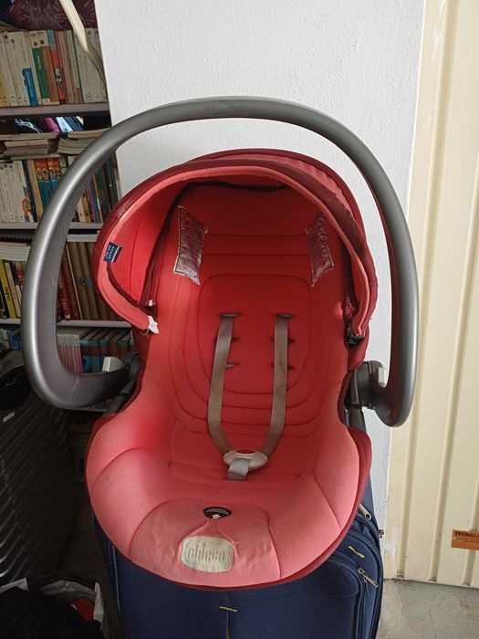 Cadeira auto ou ovo da Chicco vermelho