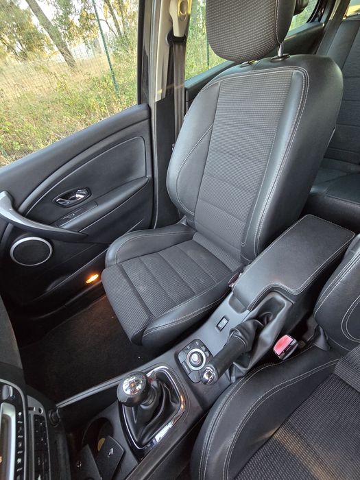 Renault Mégane Sport Tourer — fotografia 11
