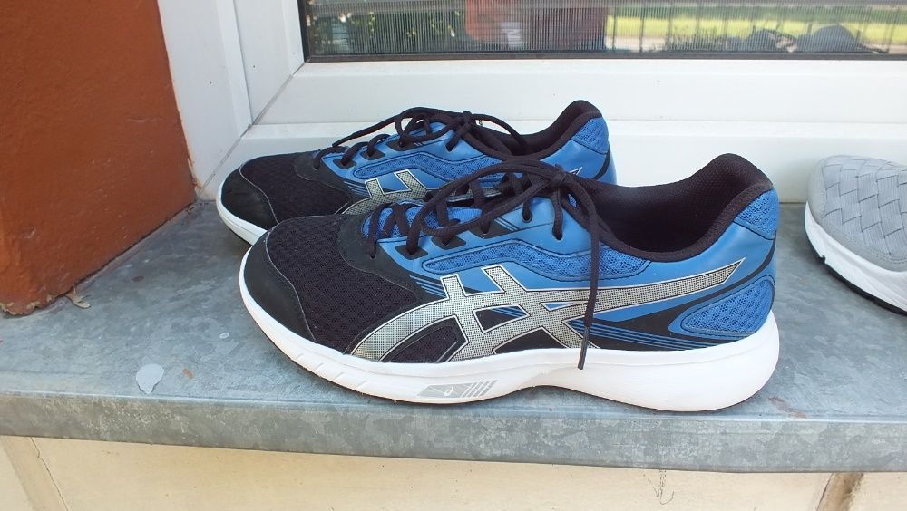 Super buty sportowe marki Asics w roz 45