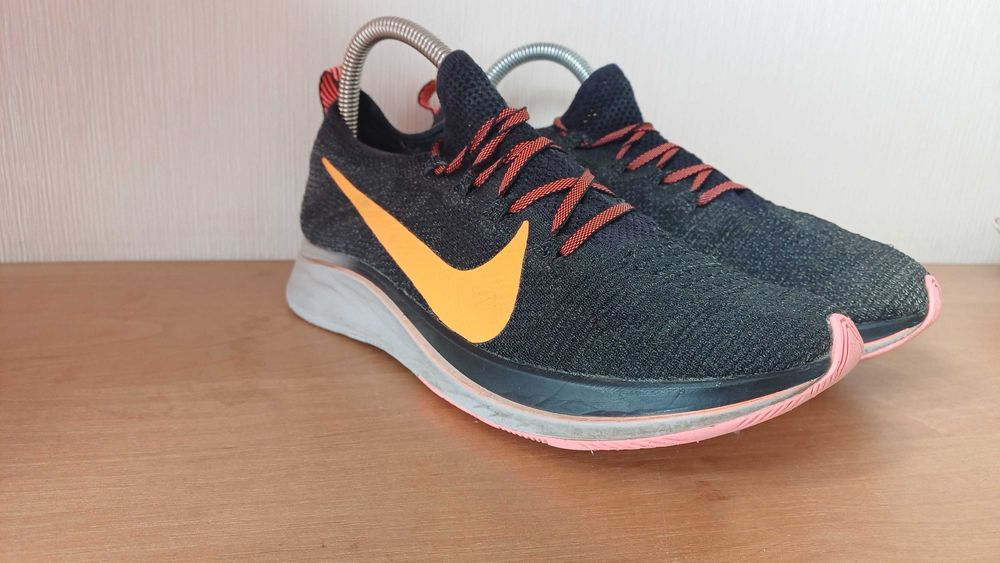 Підліткові дихаючи кросівки nike zoom fly р.38,5ст.24,5см оригінал