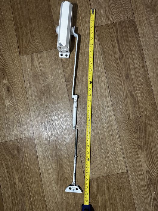 Доводчик для двері