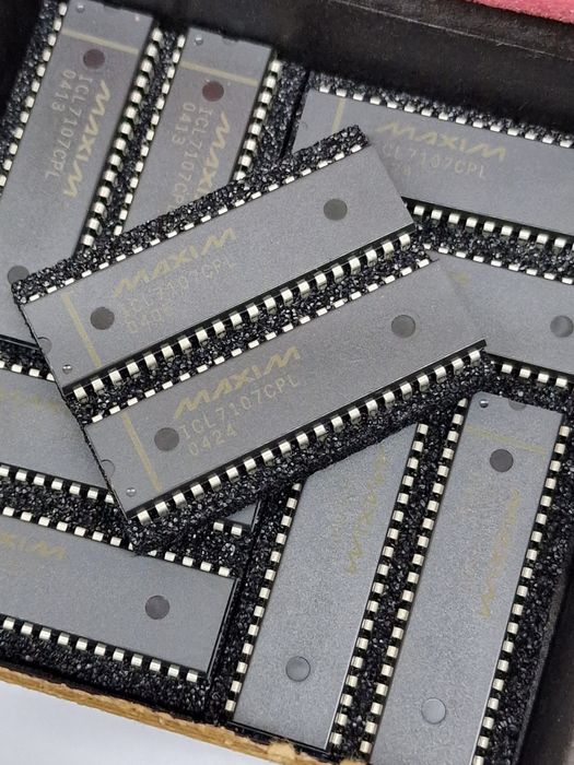 Układ scalony MAXIM ICL7107CPL