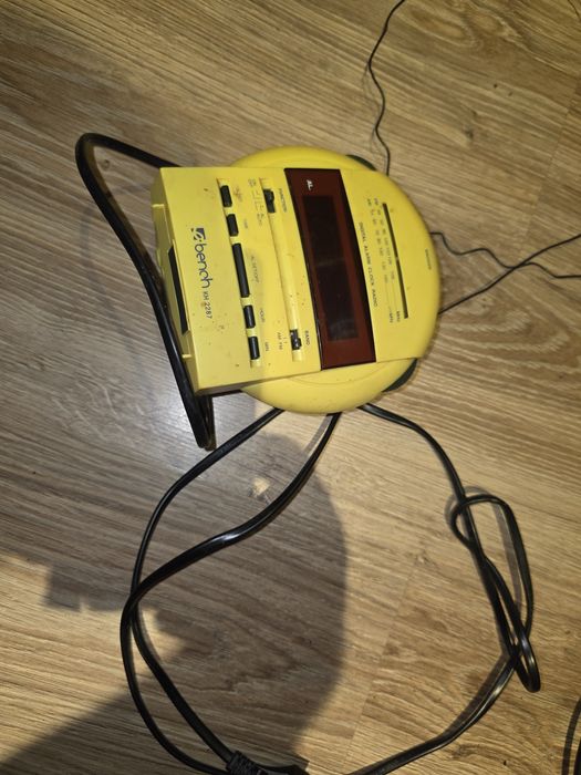 Radio z zegarkiem