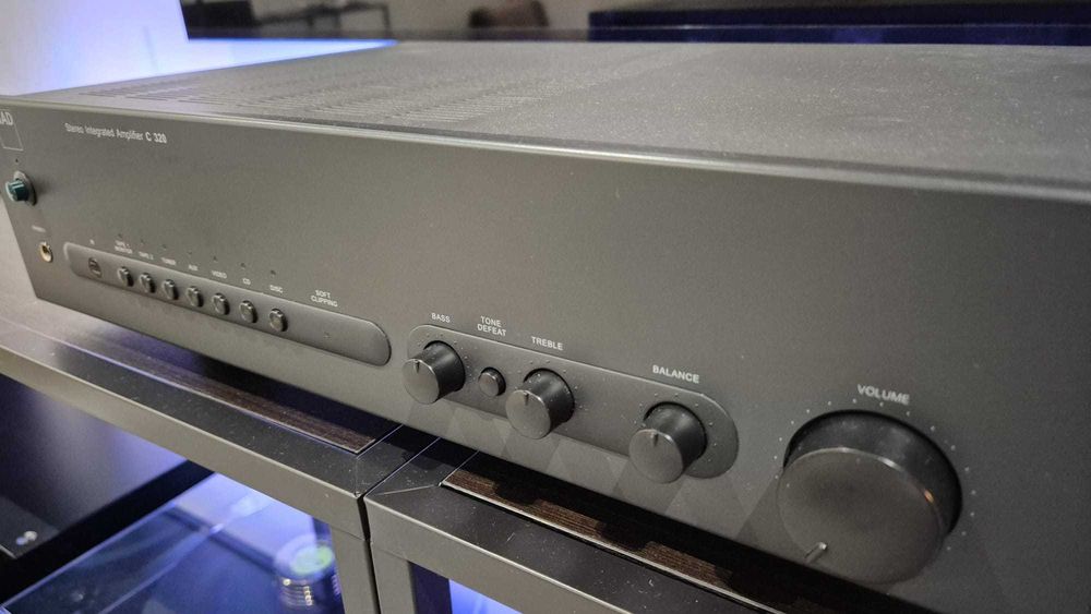 Amplificador NADC320