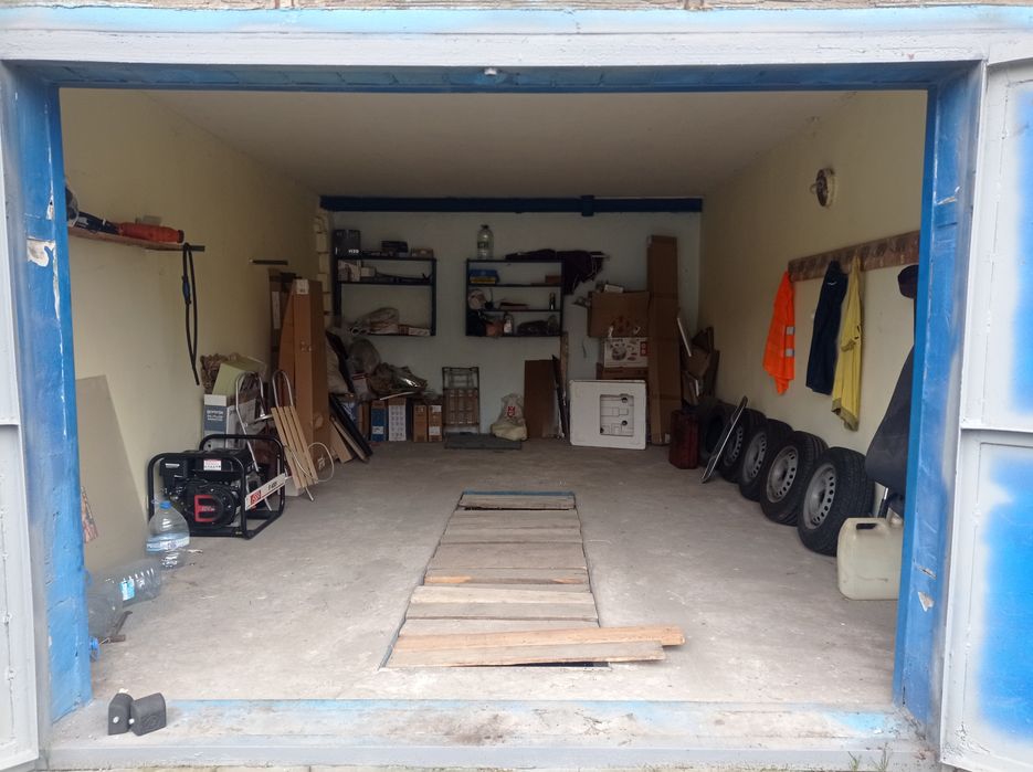 Капитальный гараж, кооператив " Локомотив", ул.Деповская