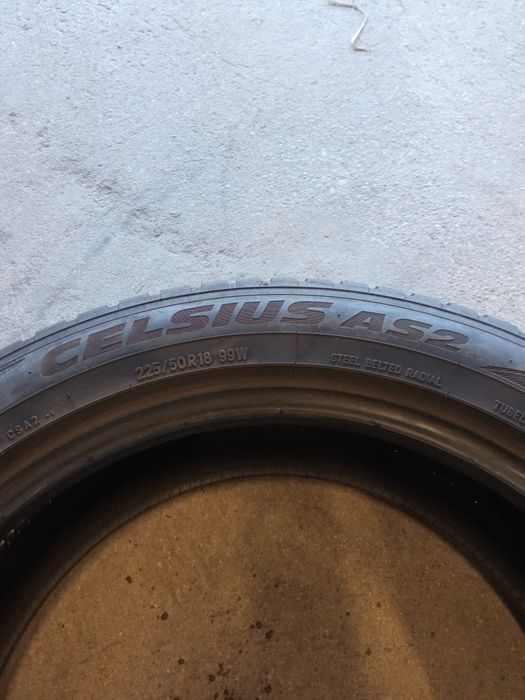 Komplet opon 225/50R18 99W  Toyo Celsius AS2
