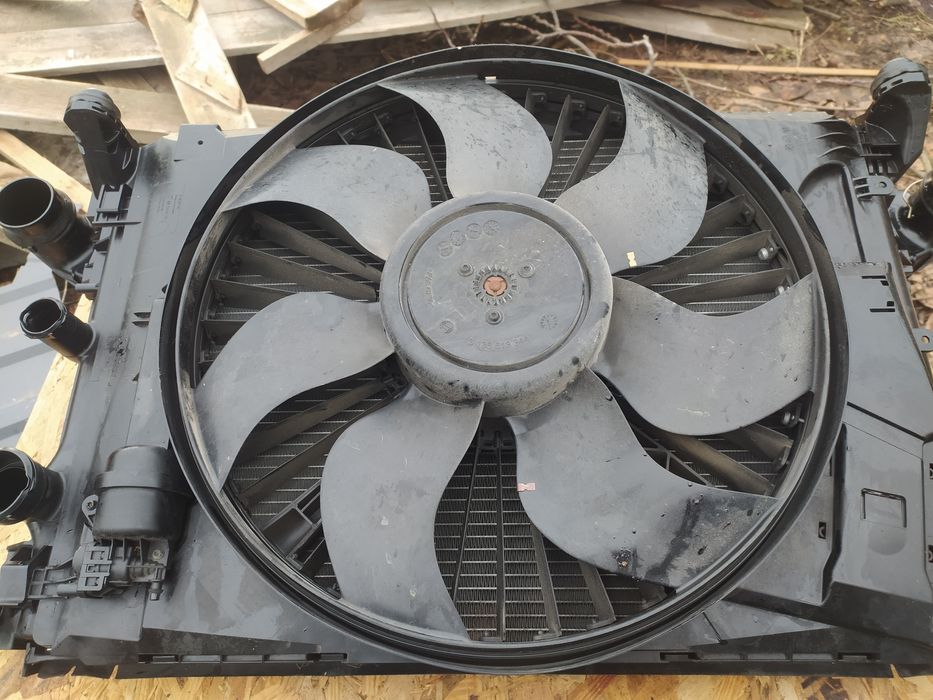 Дифузор Радиатор интеркулер Mercedes W204 2.2 CDI 2013