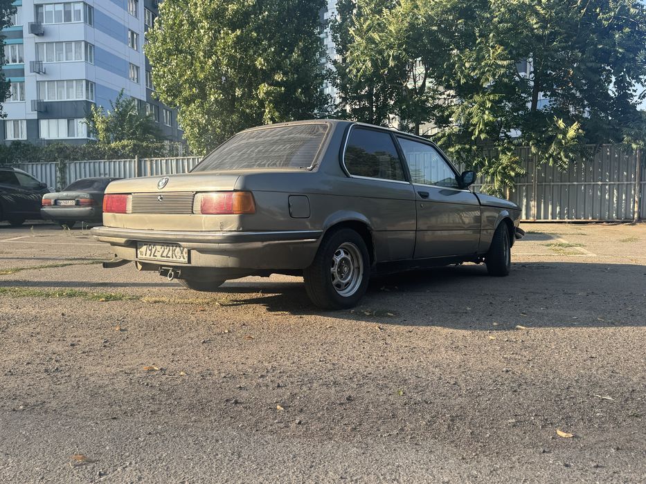 Продам BMW 318 E21