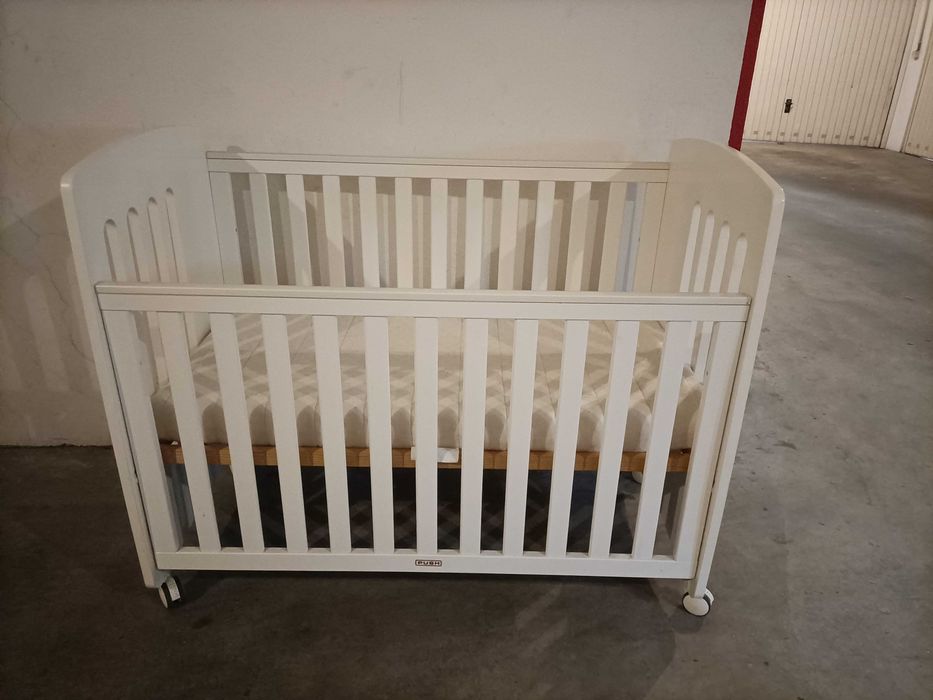Cama de bebé Trama