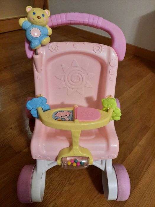 Andarilho primeiros passos bebé