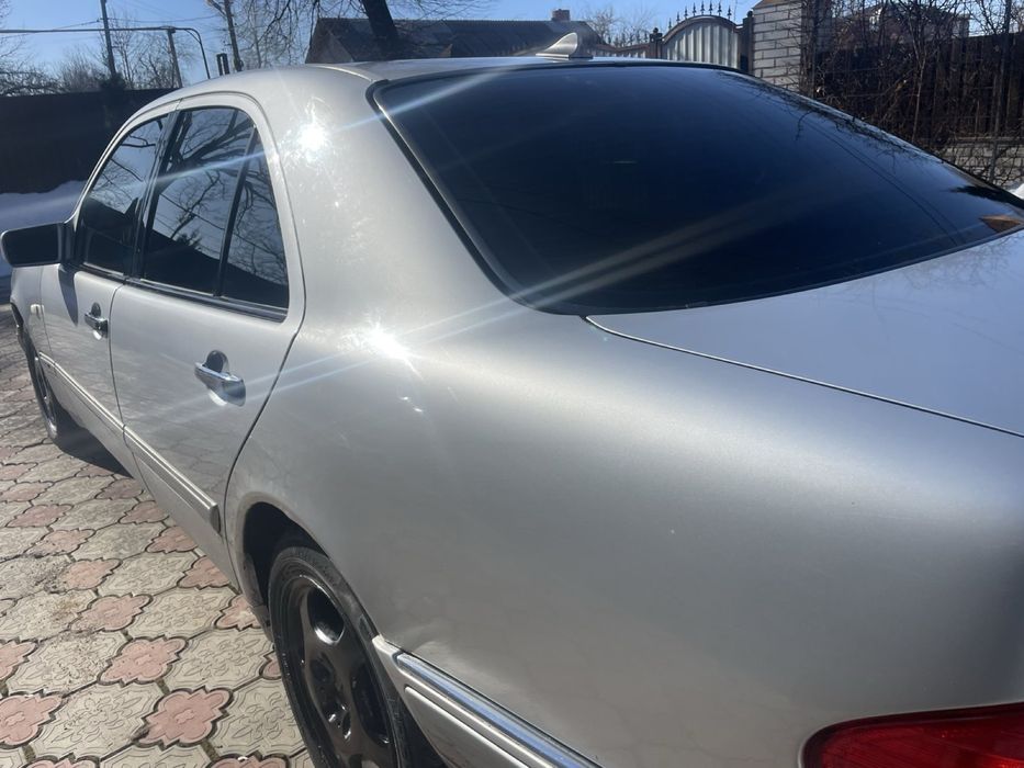 Продам мерседес 210