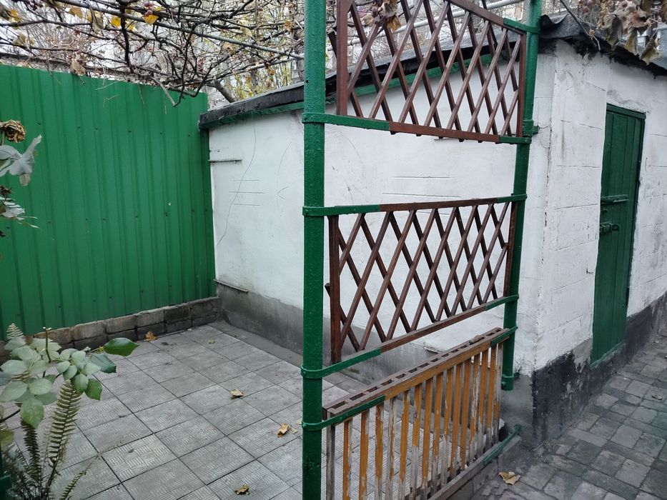 Продам 1/2дома с отдельным входом 2гаража р-н ул.Алтайская