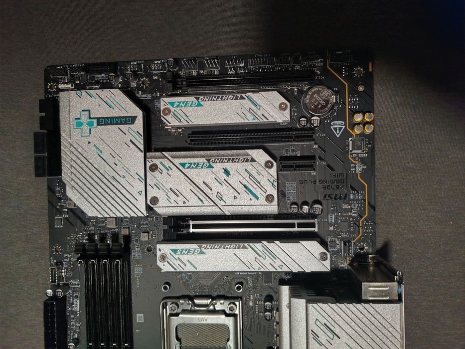 Płyta główna MSI x660E Gaming plus WI FI