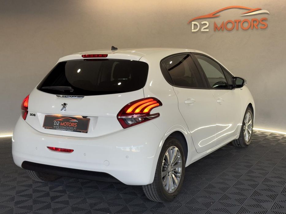 Peugeot 208 1.6 BlueHDi Style — photo 5