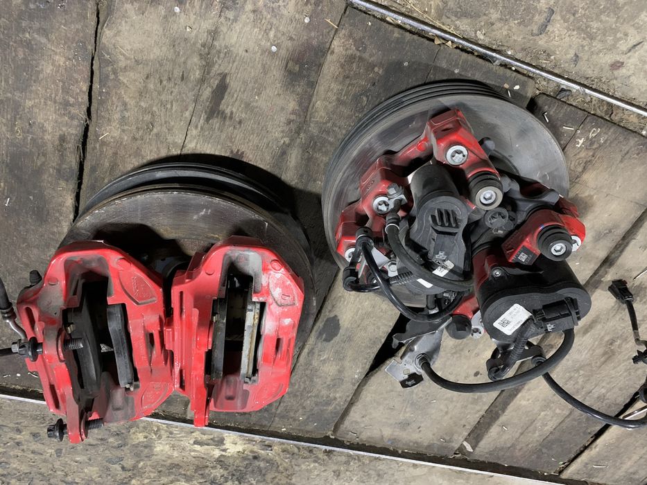 Tesla Model Y MY M3 Performance комплект супортов тормозных дисков суп