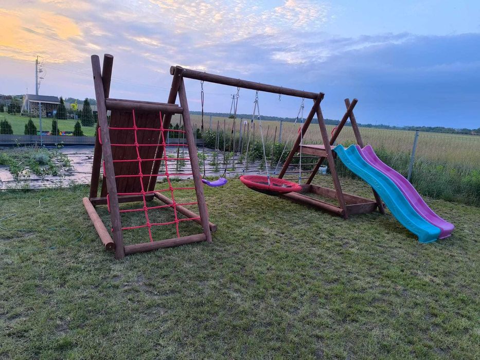 Huśtawka ze zjeżdżalnia, plac zabaw , wspinaczka dla dzieci