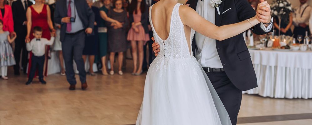 Suknia ślubna (naturalna biel)