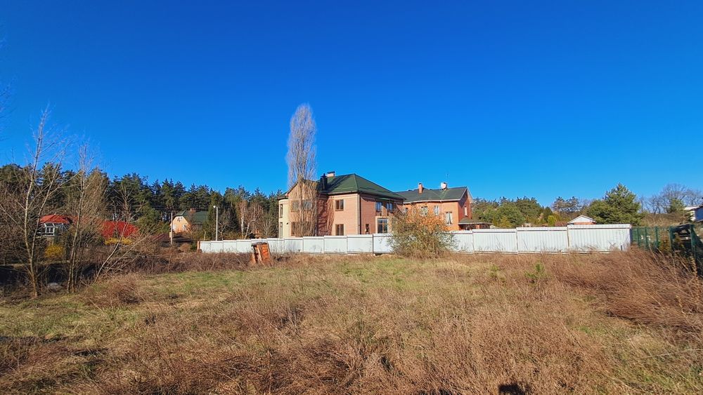 12 соток з електрикою. Ліс. Озеро.