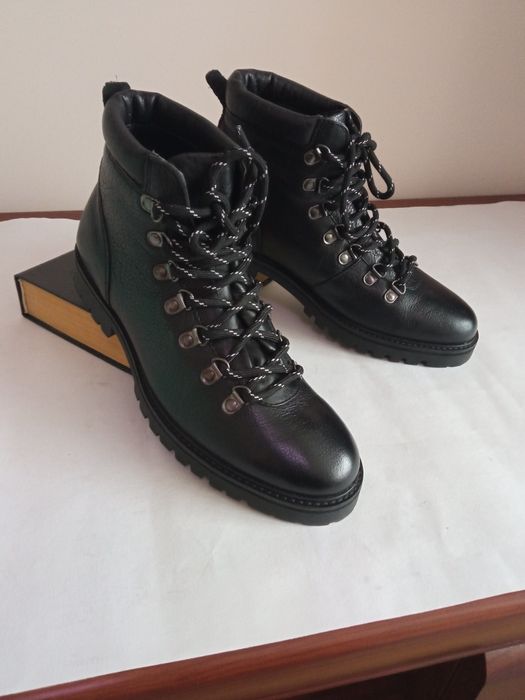 Нові зимні шкіряні черевики. Устілка 26, 5 см