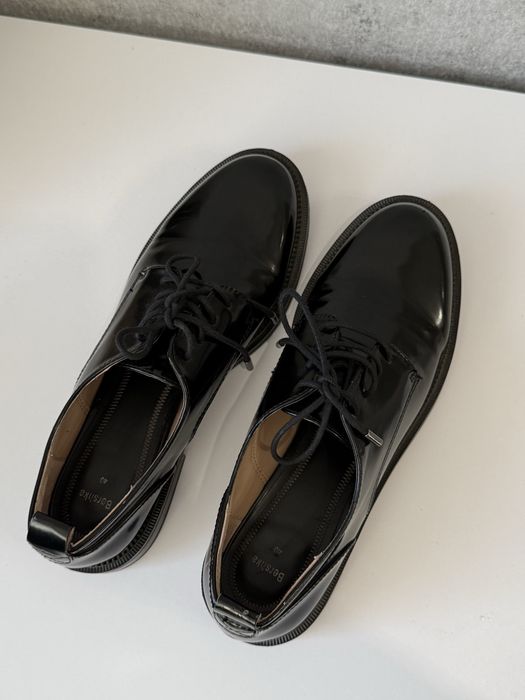 Лаковані туфлі Bershka
