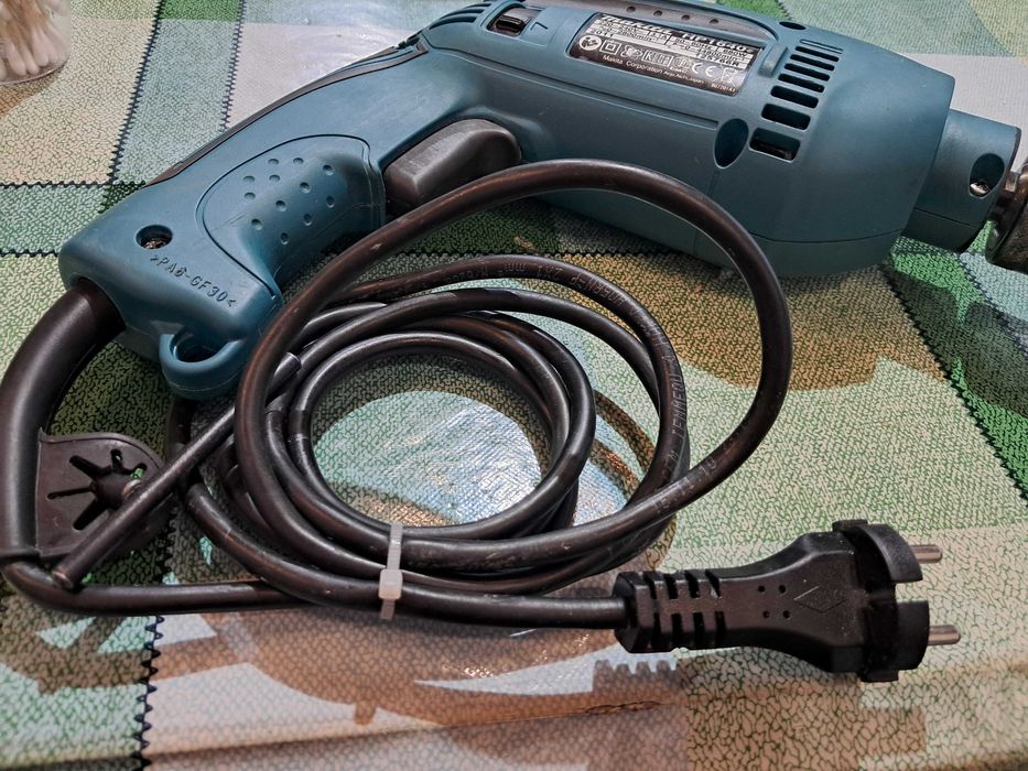 электро дрель makita HP1640 Как новая
