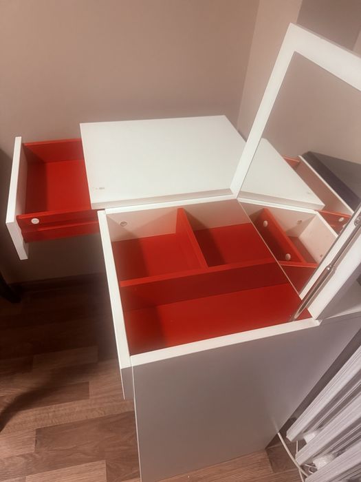 Mala toaletka z lustrem Brimnes IKEA