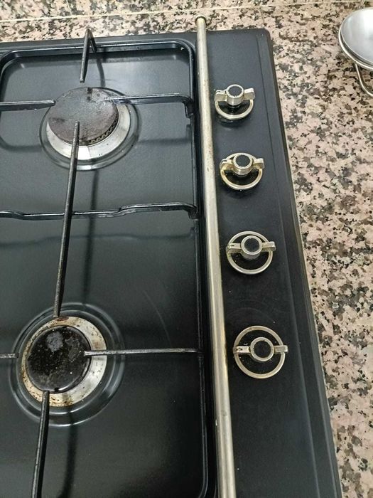 Placa de Fogão a Gás (4 Bicos) – Usada | Excelente Estado – Estilo Rústico